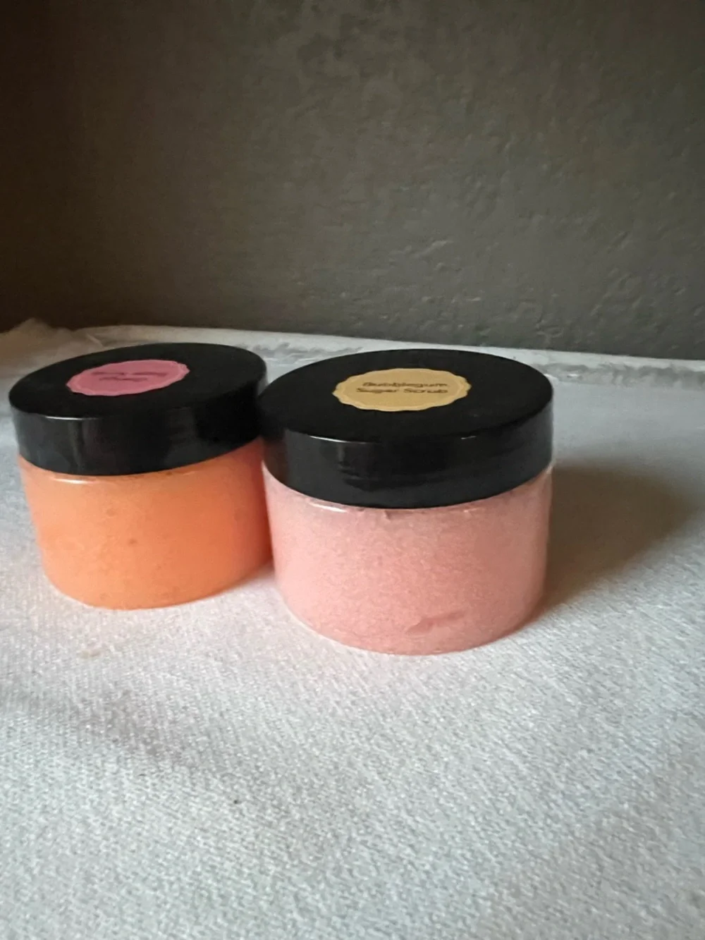 Bubblegum and sweet orange Gentle Sugar Body Scrub - Women Bath & Body - Picture 4 of 9
